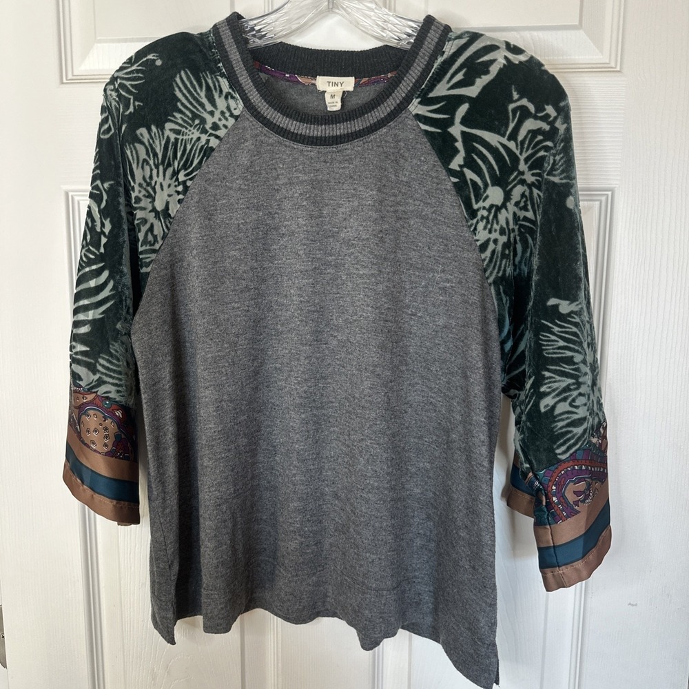 Anthropologie Tiny Gray and Green Women's‎ Top Size Medium - Picture 2 of 6